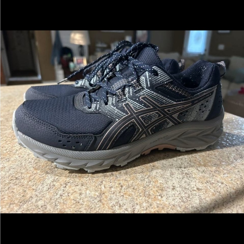 NEW ASICS Dark Blue and Light Gray Sneakers never worn